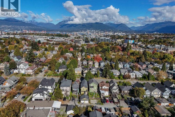 1124 E 12th Avenue, Vancouver, BC V5T2J9 Photo 5