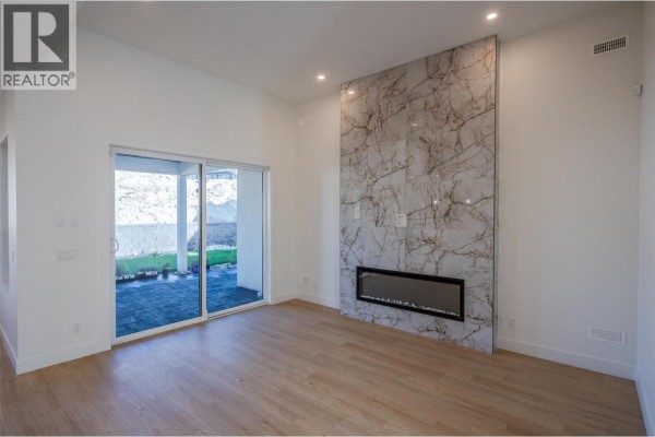 Bedroom - 1125 Antler Drive, Penticton, BC V2A9G6 Photo 4
