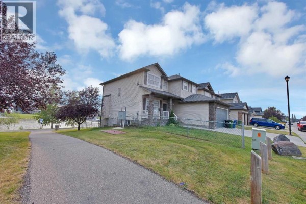 1125 Channelside Drive Sw, Airdrie, AB, photo 2