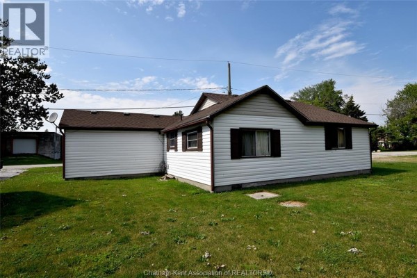 Living room - 1125 Kerr Avenue, Erieau, ON N0P1A0 Photo 5