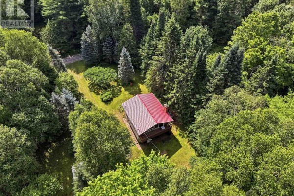 1125 Providence Drive, Algonquin Highlands, ON, photo 2