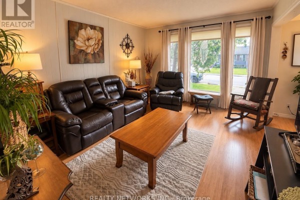 1126 Gatineau Boulevard, Timmins Photo 2
