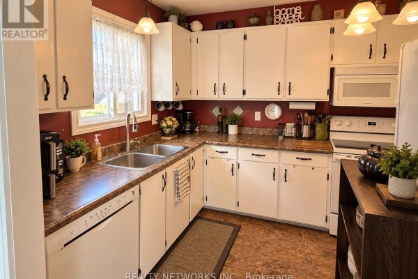 1126 Gatineau Boulevard, Timmins Photo 5