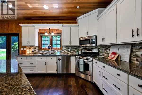 11267 Palmer Rolph Street, Maple Ridge, BC V2W1H1 Photo 3
