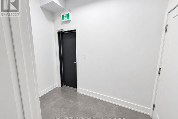 1127 Main Street E, Hamilton, ON L8M1P2 Photo 5