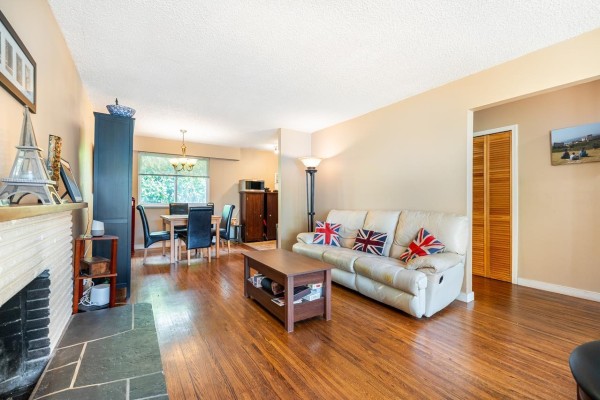 11288 135 Street, Surrey, BC V3R2Z7 Photo 3