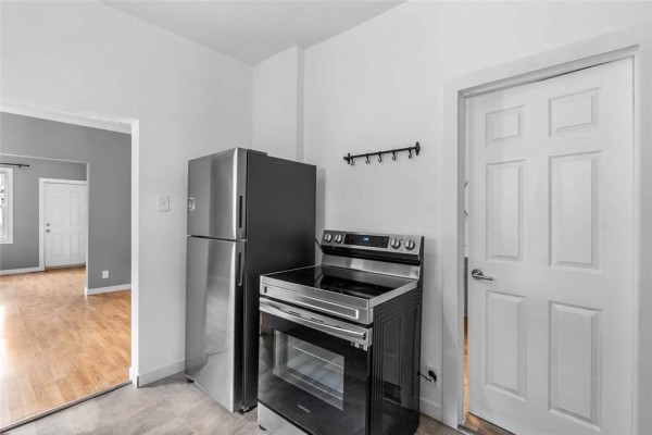 Bedroom - 1129 Pritchard Avenue, Winnipeg, MB R2X0G7 Photo 4