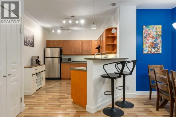 Primary Bedroom - 113, 838 19 Avenue Sw, Calgary, AB T2T6H2 Photo 4