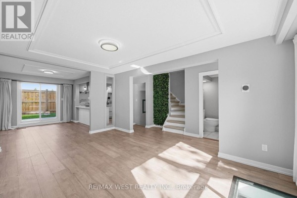 Kitchen - 113 - 5475 Lakeshore Road, Burlington, ON L7L1E1 Photo 5