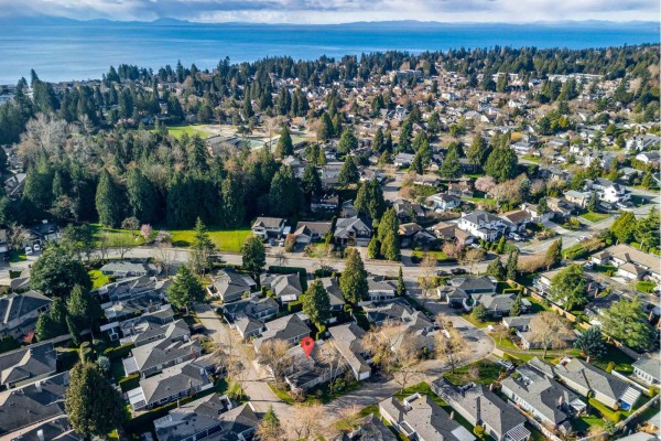 113 14271 18a Avenue, Surrey, BC V4A7N8 Photo 2
