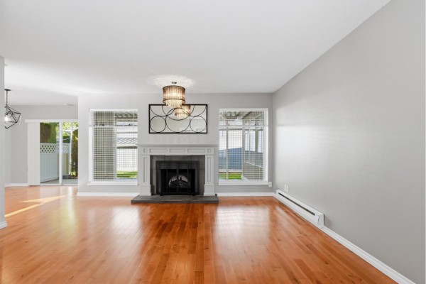 113 14271 18a Avenue, Surrey, BC V4A7N8 Photo 4