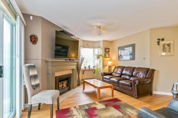 113 1442 Foster Street, White Rock, BC V4B3X7 Photo 5