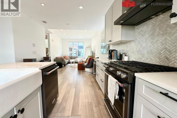 #113 515 E 2nd Street, Vancouver, BC V7L1E1 Photo 4