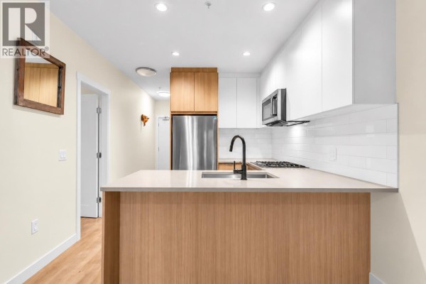 113 707 Como Lake Avenue, Coquitlam, BC V3J0J5 Photo 5