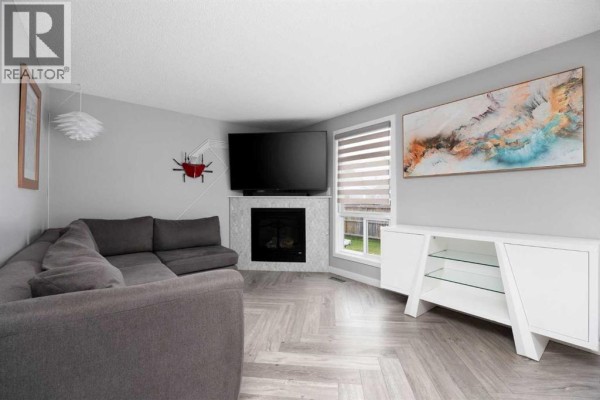 Dining room - 113 Astum Court, Fort Mcmurray, AB T9J1B5 Photo 3