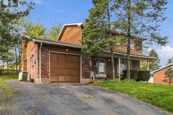 Family room - 113 Avondale Road, Cole Harbour, NS B2V1H3 Photo 3
