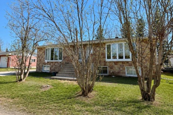 113 Cedar Crescent, Greenstone, ON, photo 2