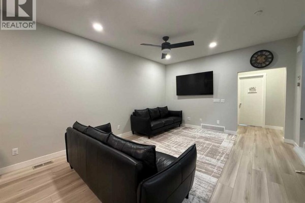 Foyer - 113 Corner Glen Way Ne, Calgary, AB T3N2L6 Photo 4