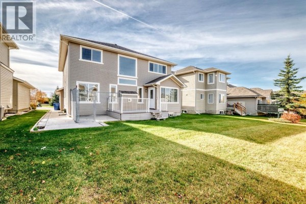 2pc Bathroom - 113 Cove Hill, Chestermere, AB T1X1S7 Photo 4