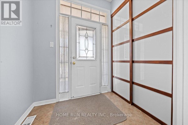 113 Gray Crescent, Ottawa, ON K2K3J7 Photo 3