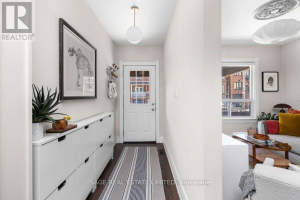 Dining room - 113 Lightbourn Avenue, Toronto, ON M6H3P9 Photo 2