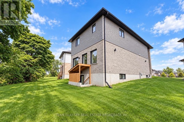113 Marconi Court, London East, ON N5V0C9 Photo 2