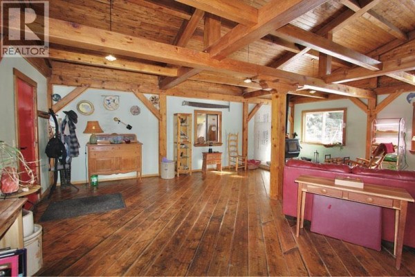 Living room - 113 Nadu Road, Masset, BC V0T1M0 Photo 5