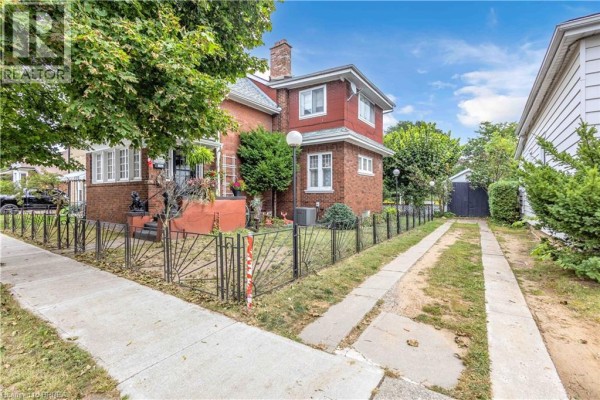 4pc Bathroom - 113 Sydenham Street, Brantford, ON N3R3Y7 Photo 2