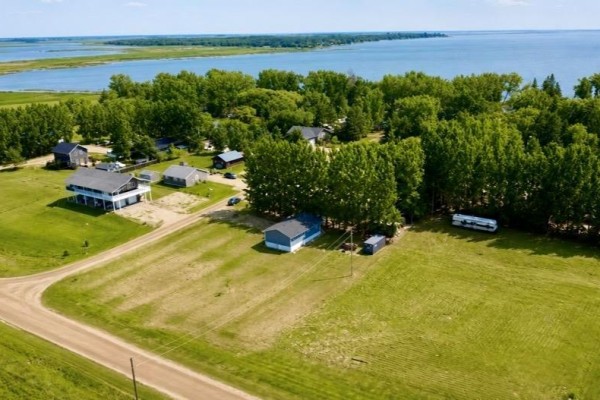 Bedroom - 115 Teal Street, Oak Lake Beach, MB R0M1P0 Photo 3