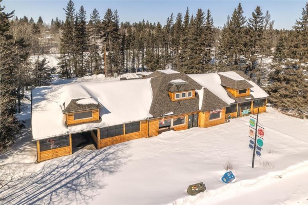 113 Wasagaming Drive, Clear Lake, MB R0J1N0 Photo 3