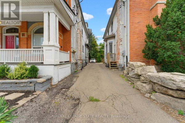 113 Wentworth Street S, Hamilton, ON L8N2Y6 Photo 4