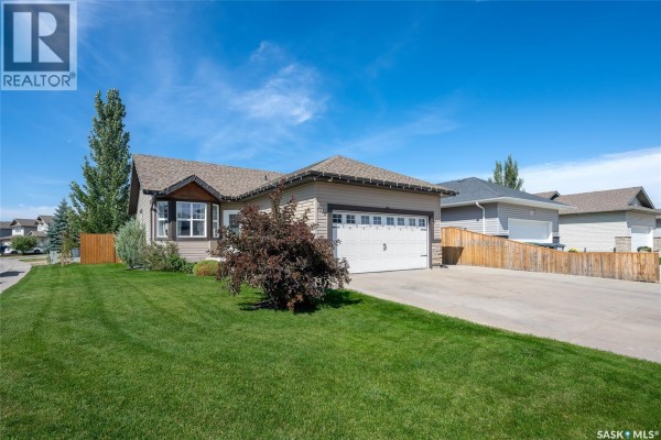 Living room - 1130 Korol Green, Saskatoon, SK S7R0E5 Photo 2