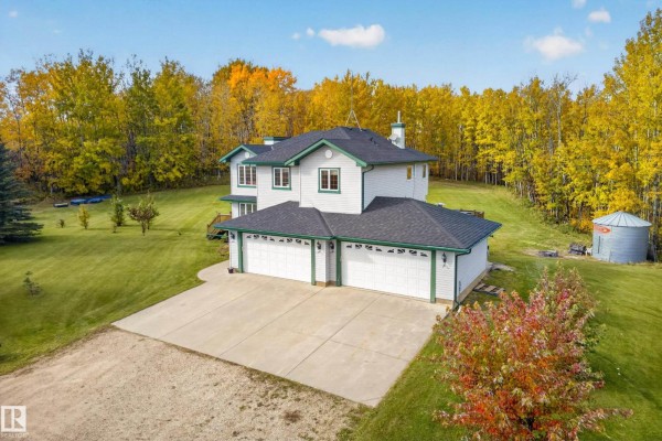 Family room - 1130 Twp Road 535, Rural Parkland County, AB T7Y0B3 Photo 4