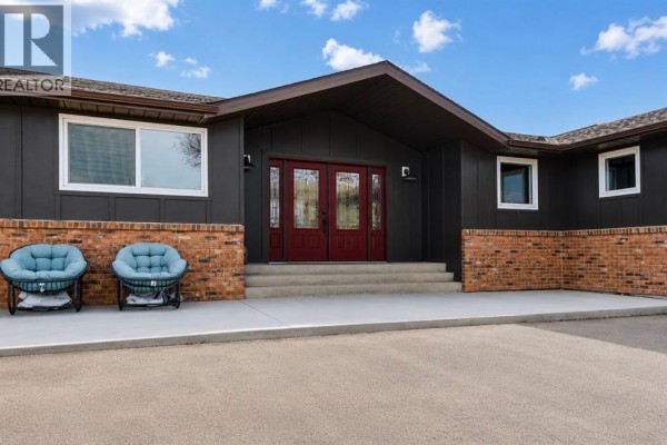 Den - 11310 Range Road 63, Rural Cypress County, AB T1A7H1 Photo 4