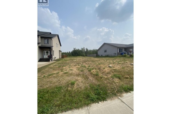 11315 102 Street, Fort St  John, BC V1J0J8 Photo 2
