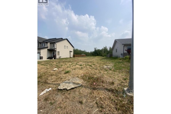 11315 102 Street, Fort St  John, BC V1J0J8 Photo 3