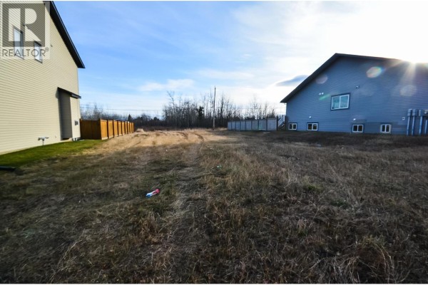 11315 102 Street, Fort St  John, BC V1J0J8 Photo 4