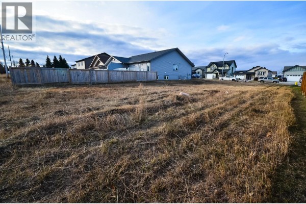 11315 102 Street, Fort St  John, BC V1J0J8 Photo 5
