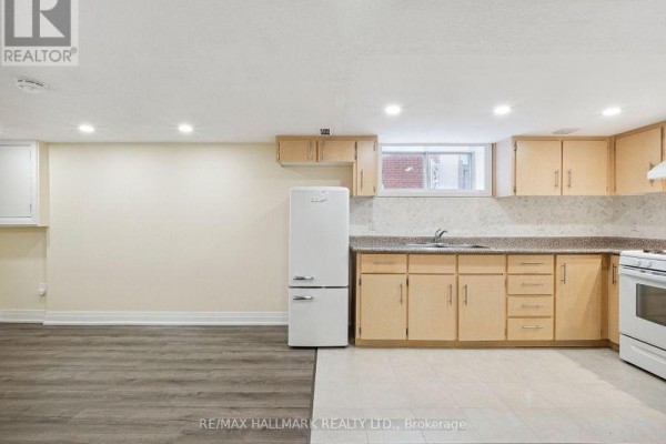Bedroom - 1132 Glengrove Avenue, Toronto, ON M6B2K4 Photo 3