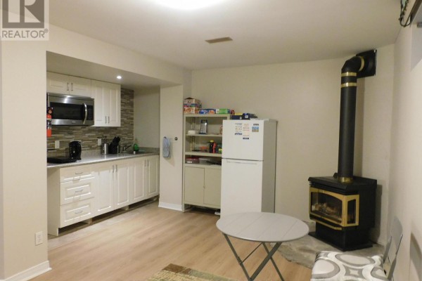 Kitchen - 1132 Queen Street W, Mississauga, ON L5H4K2 Photo 2