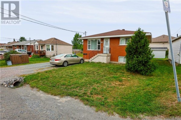 1133 Martin Avenue, Greater Sudbury, ON P3A2Z5 Photo 2