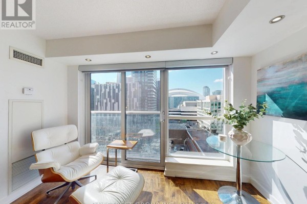 1134 - 250 Wellington Street W, Toronto, ON M5V3P6 Photo 5