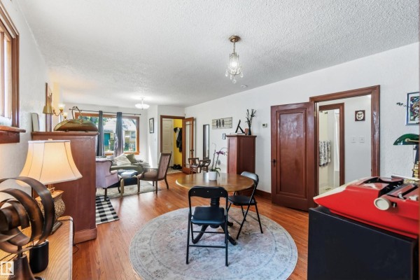 11343 96 St Nw, Edmonton, AB T5G1T2 Photo 3