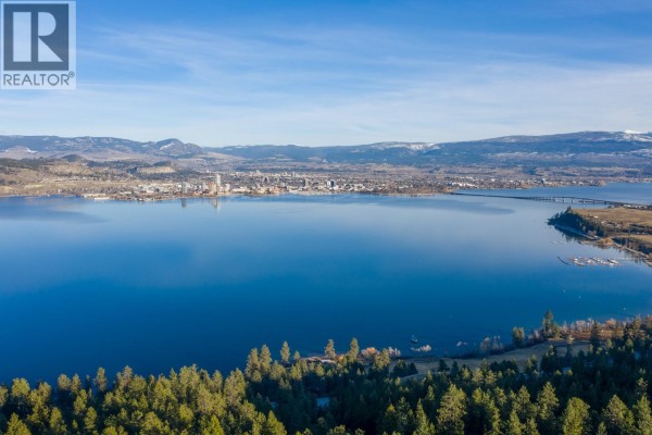 1135 Westside Road, West Kelowna, BC V1Z3S1 Photo 4