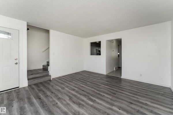 Kitchen - 11363 22 Av Nw, Edmonton, AB T6J4V8 Photo 3