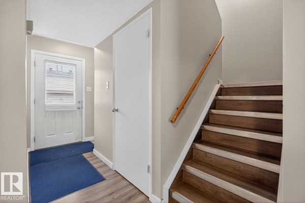 Primary Bedroom - 11368 139 Av Nw, Edmonton, AB T5X3L4 Photo 4