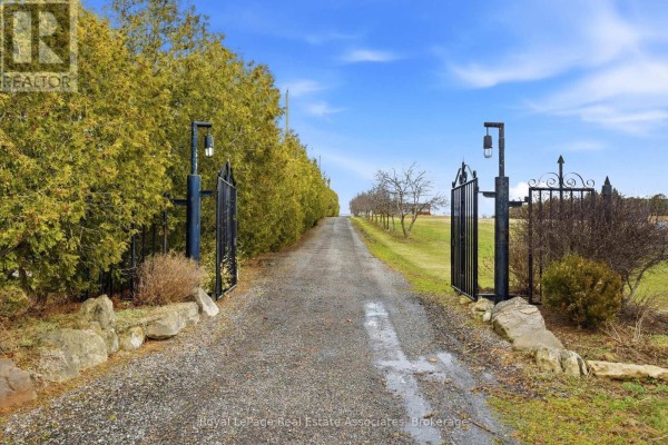1137 Ridge Road, Hamilton, ON, photo 2