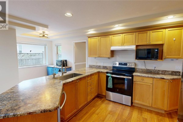 Primary Bedroom - 1137 Yellowbrick Rd, Parksville, BC V9P1K4 Photo 4