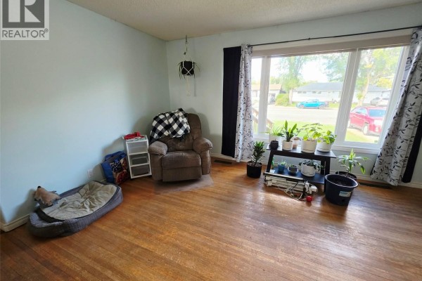 Dining room - 1139 Broadview Road, Esterhazy, SK S0A0X0 Photo 4