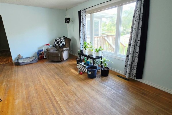 Kitchen - 1139 Broadview Road, Esterhazy, SK S0A0X0 Photo 5